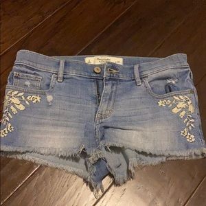 A&F denim embroidered short shorts